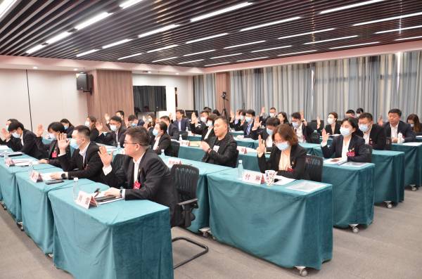 举手表决(1).jpg